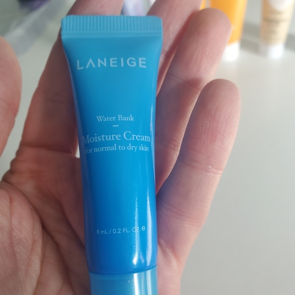 Daily Facial Care Products: Cleansers and Masks - Picture 2 of 9